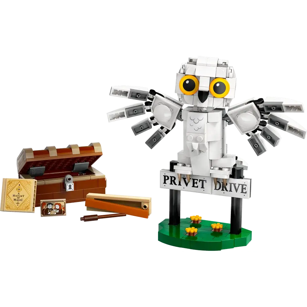 LEGO® Harry Potter™ Hedwig™ at 4 Privet Drive Building Set (76425)