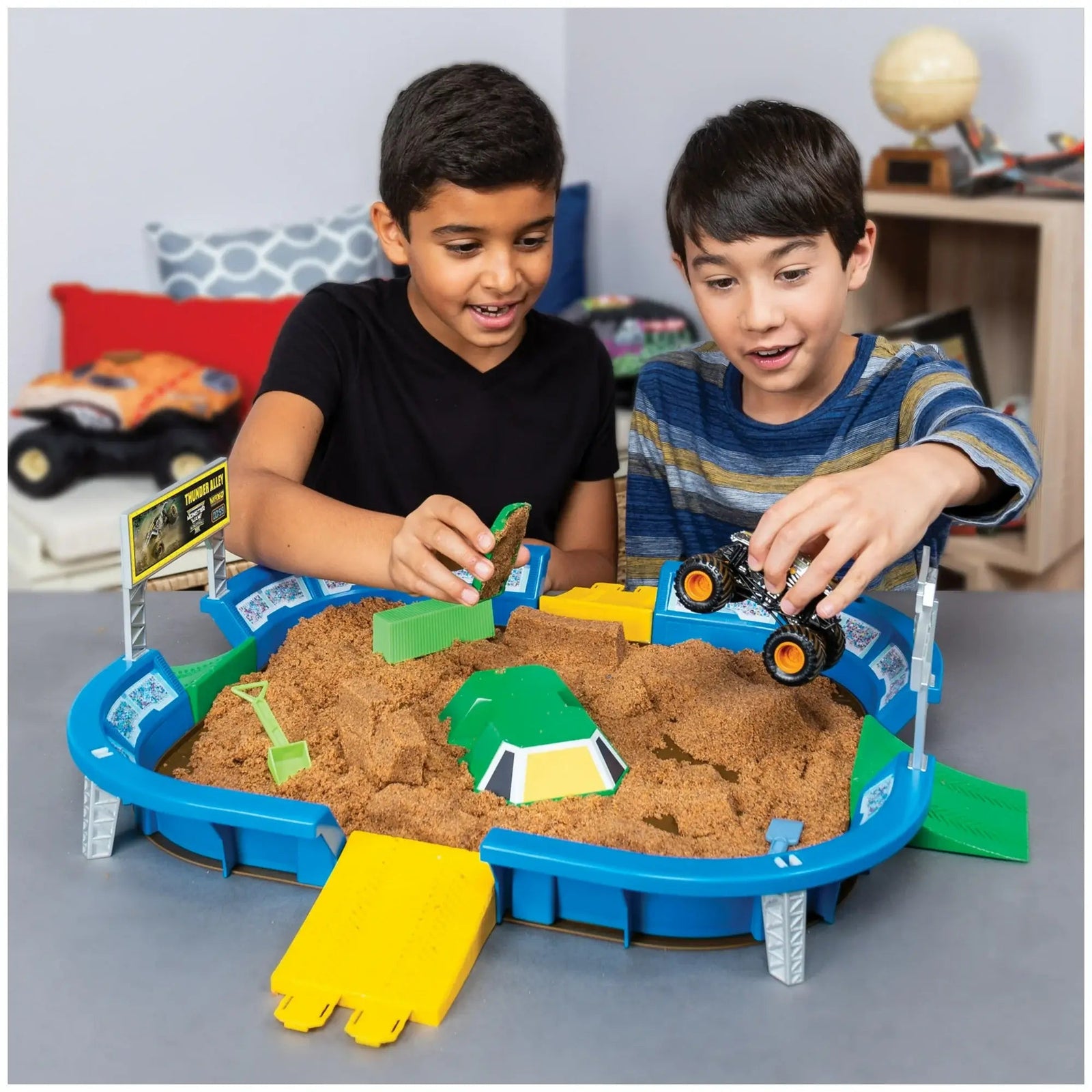 Monster Jam Monster Dirt Arena Play Set kids playing