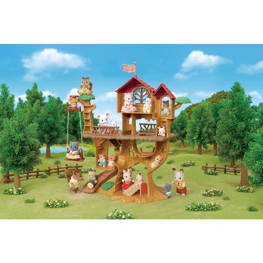 Calico Critters Adventure Tree House Gift Set