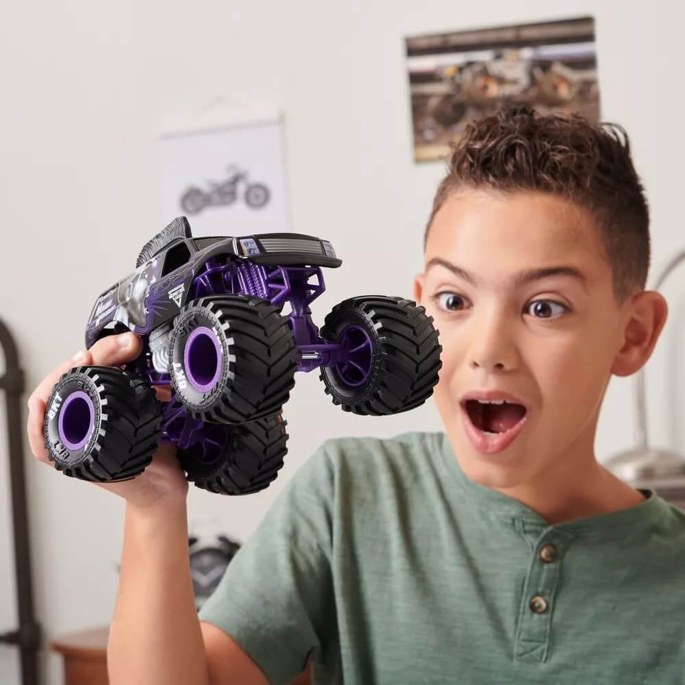 Monster Jam True Metal Great Clips Mohawk Warrior 1:24 Scale Monster Truck